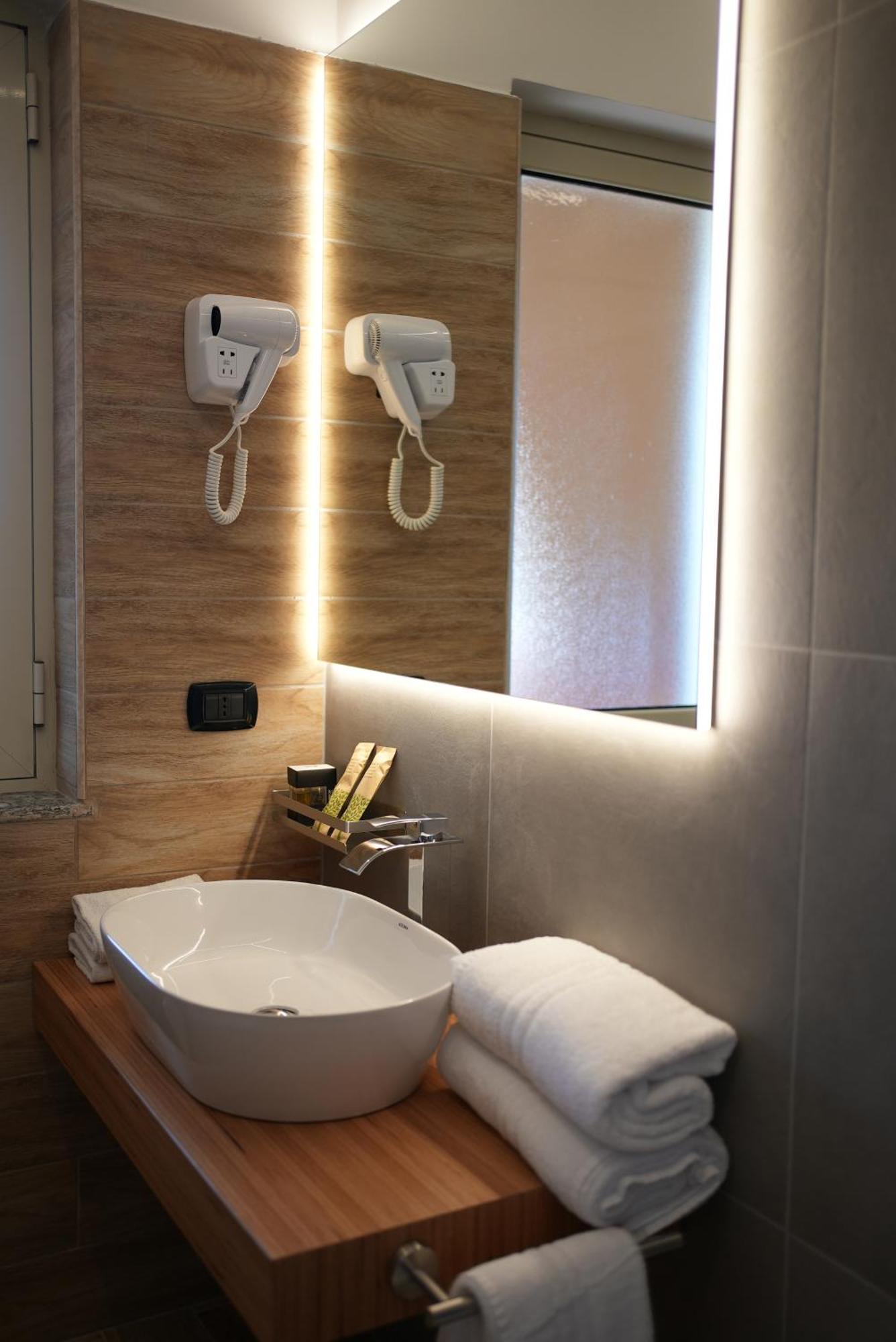 Re Di Cuori Hotel Caianello Ngoại thất bức ảnh