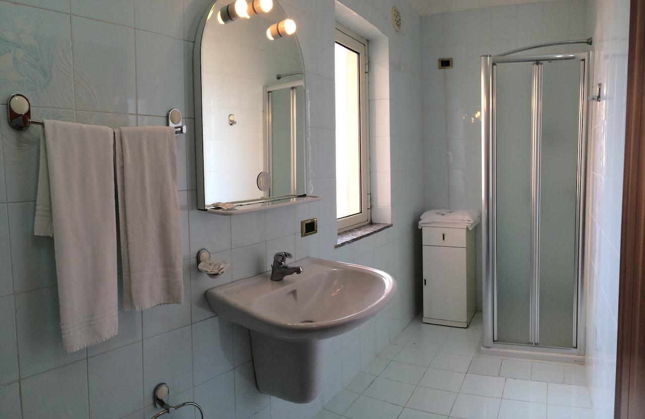 Re Di Cuori Hotel Caianello Phòng bức ảnh